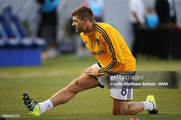 Steven Gerrard of LA Galaxy warms up before his debut ahead of the International Champions Cup match between Club America and LA Galaxy at StubHub...