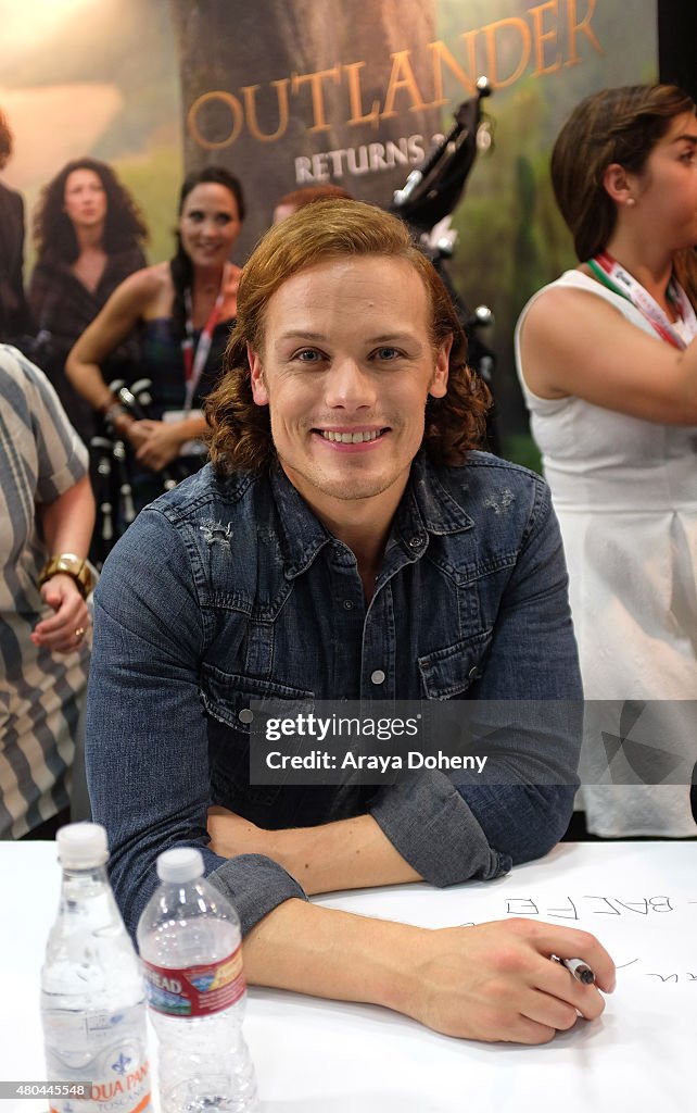Comic-Con International 2015 - "Outlander" Autograph Signing