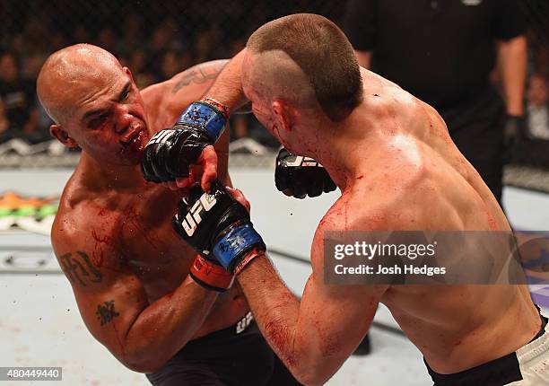 Roddie Rory 238 Robbie Lawler Rory Macdonald Photos & High Res Pictures - Getty Images