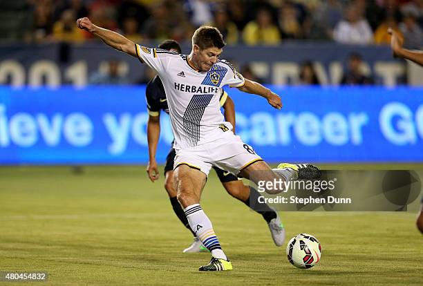 Steven Gerrard of the Los Angeles Galaxy takes a shot on goal against Club America in the International Champions Cup 2015 at StubHub Center on July...