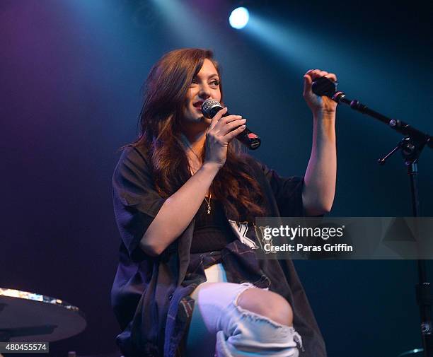 Janine R&b Singer 18 Janine And The Mixtape Stock Photos, High-Res Pictures, and Images ...