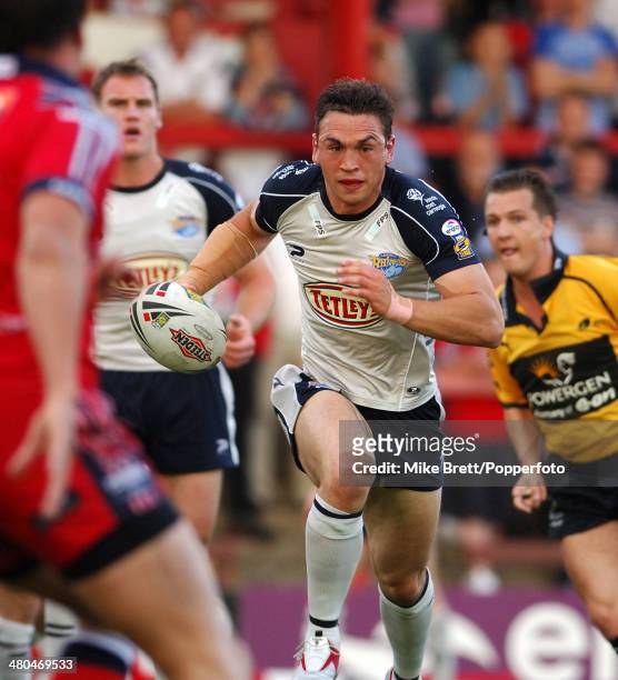 Kevin Sinfield in action for Leeds Rhinos during the Rugby Super League match between Salford City Reds and Leeds Rhinos held at the AJ Bell Stadium,...