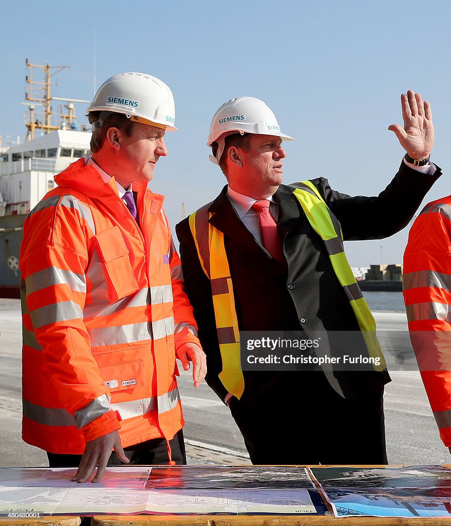 David Cameron Visits Siemens New Wind Turbine Site In Hull