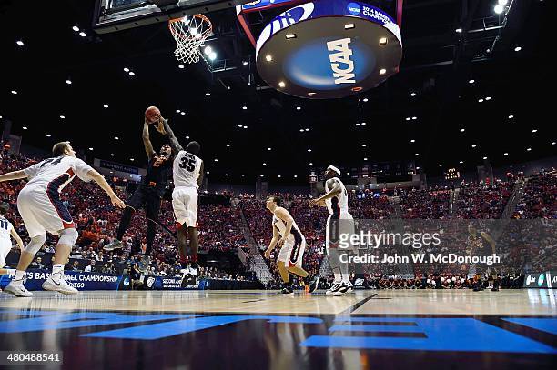 Playoffs: Oklahoma State Le'Bryan Nash in action, shot vs Gonzaga Sam Dower at Viejas Arena. San Diego, CA 3/21/2014 CREDIT: John W. McDonough