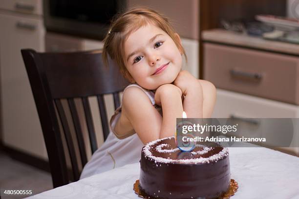 six years birthday cake - 6 7 years photos - fotografias e filmes do acervo