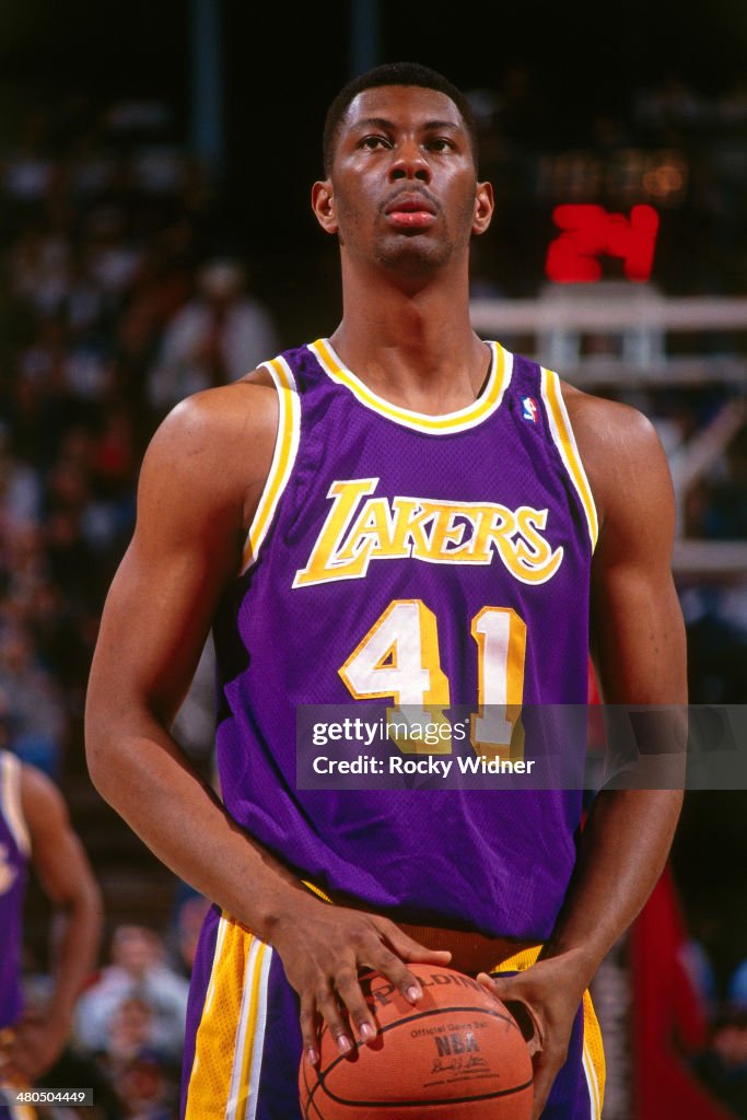 Los Angeles Lakers v Sacramento Kings