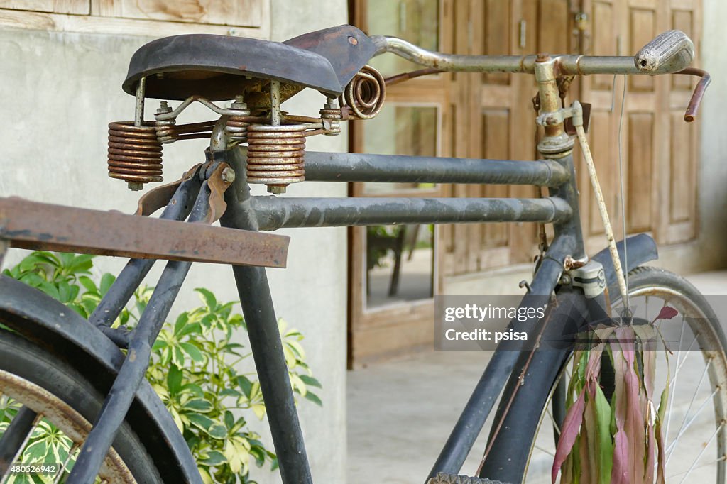 Alte rostige Schwarz Fahrrad