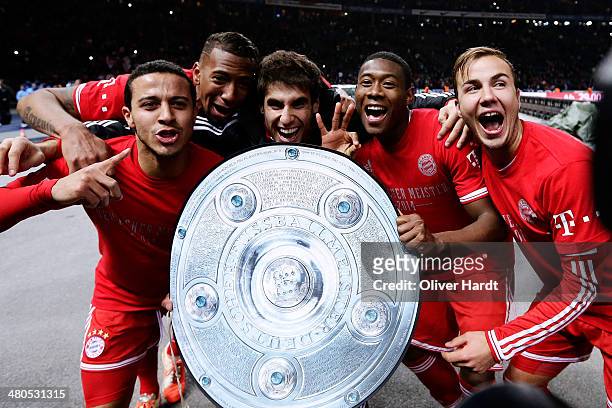 Thiago Alcantara , Jerome Boateng, Javi Martinez , David Alaba and Mario Goetze of Munich celebrates after the Bundesliga match between and Hertha...