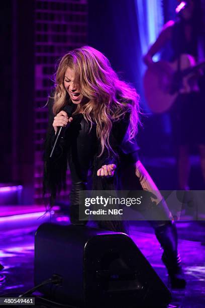Shakira Jimmy Fallon Photos and Premium High Res Pictures - Getty Images