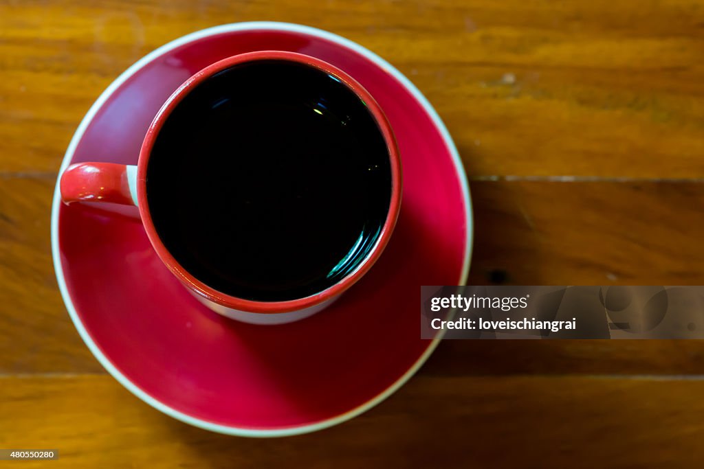 Tasse Kaffee am Tisch im Café