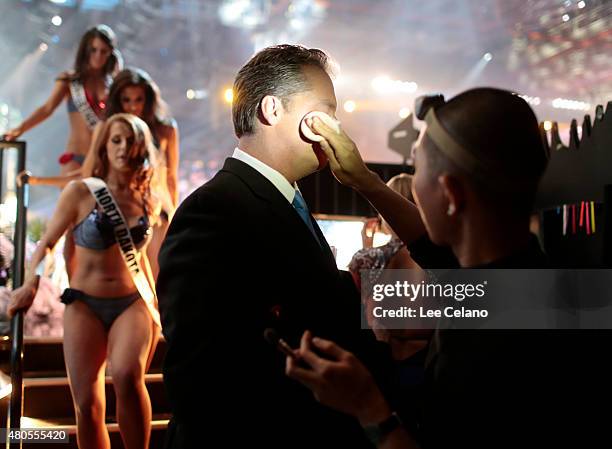 Host Todd Newton prepares backstage at the 2015 Miss USA Pageant Only On ReelzChannel at The Baton Rouge River Center on July 12, 2015 in Baton...