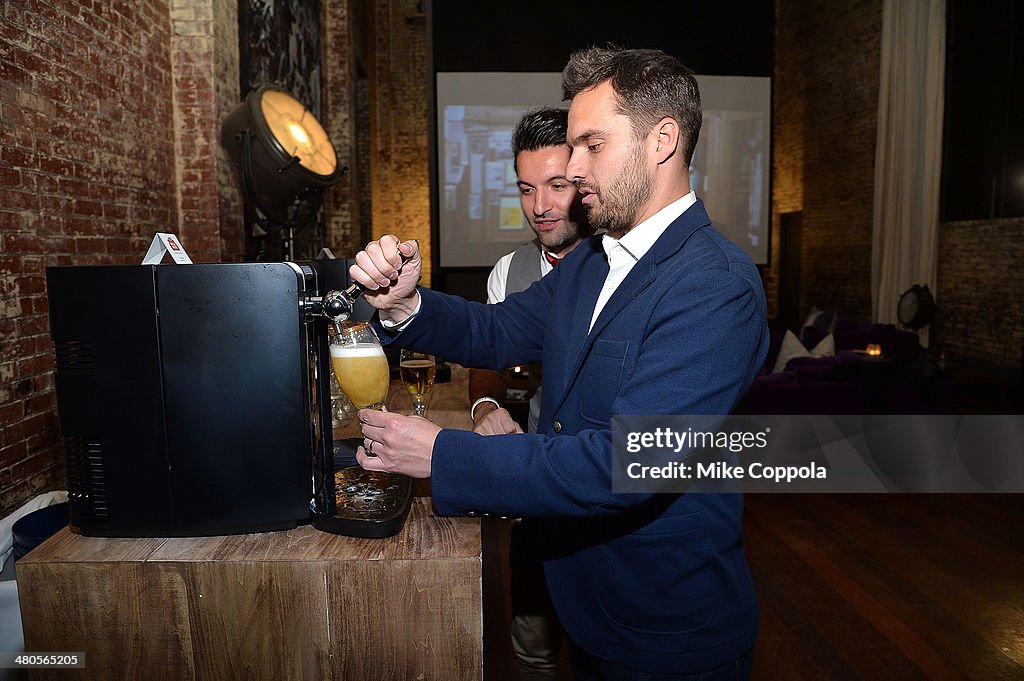 Stella Artois, PerfectDraft And Actor Jake Johnson Celebrate The Home Bar