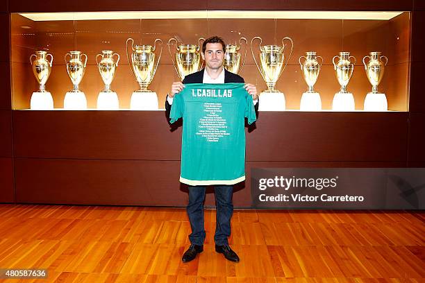 Iker Casillas poses before a press conference to announce that he leaves Real Madrid football team on July 13, 2015 in Madrid, Spain.