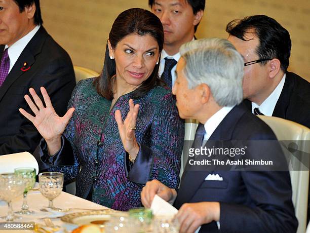 Costa Rican President Laura Chinchilla and Emperor Akihito are seen during their luncheon at the Imperial Palace on December 8, 2011 in Tokyo, Japan.