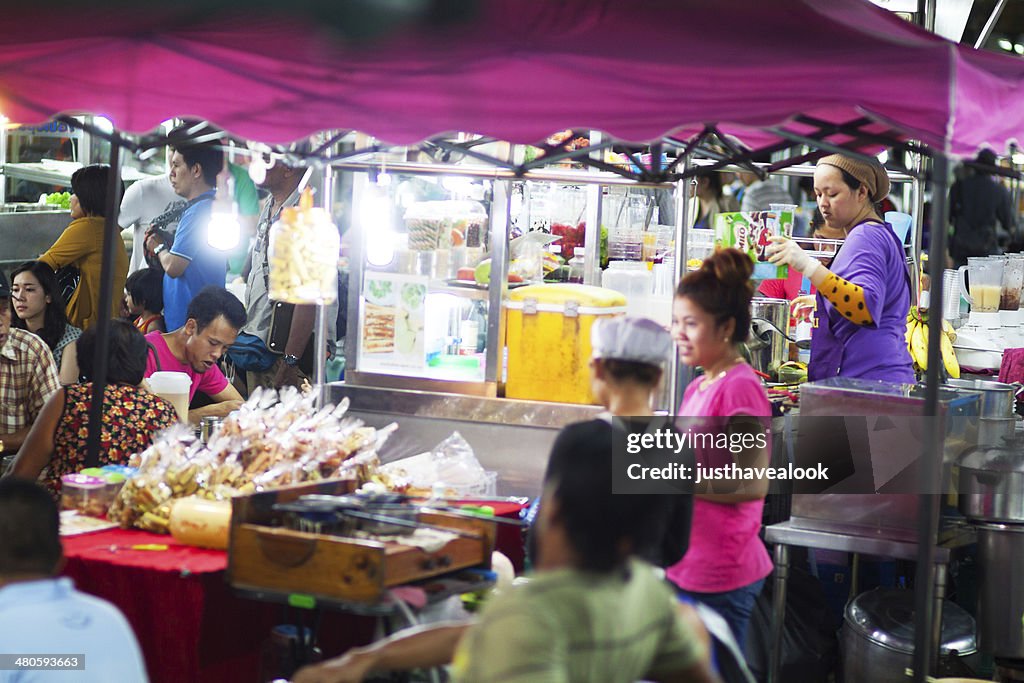 Night food market Chokchai 4