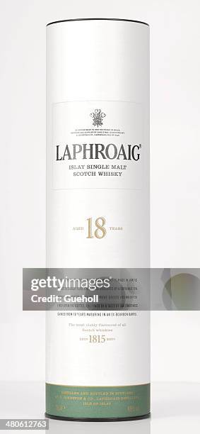 laphroaig 18 years - 18 19 years stock pictures, royalty-free photos & images