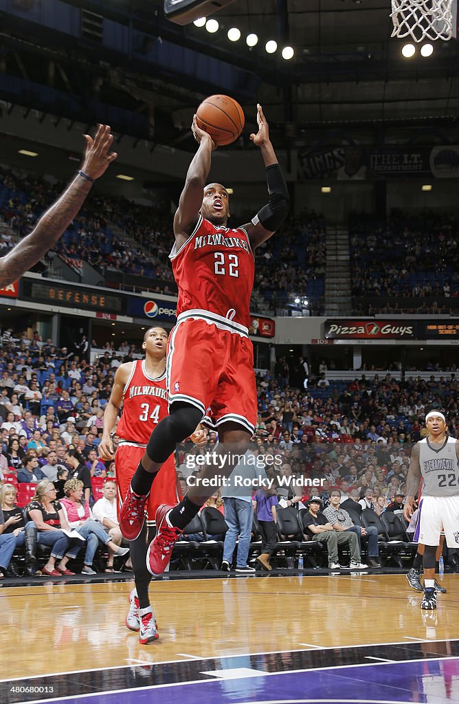 Milwaukee Bucks v Sacramento Kings