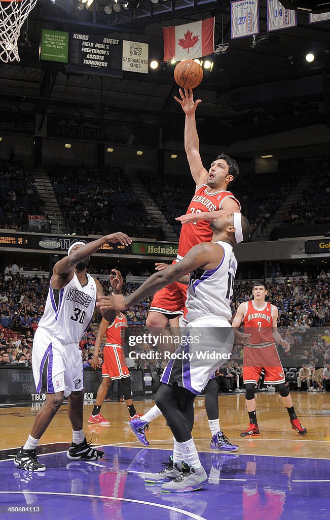 Milwaukee Bucks v Sacramento Kings