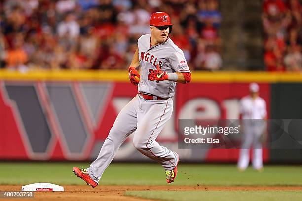 American League All-Star Mike Trout of the Los Angeles Angels of Anaheim runs to second in the fifth inning against National League All-Star during...