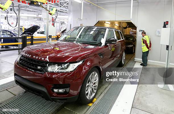 161 Range Rover Production Line At Jaguar Land Rover Plant Stock Photos ...