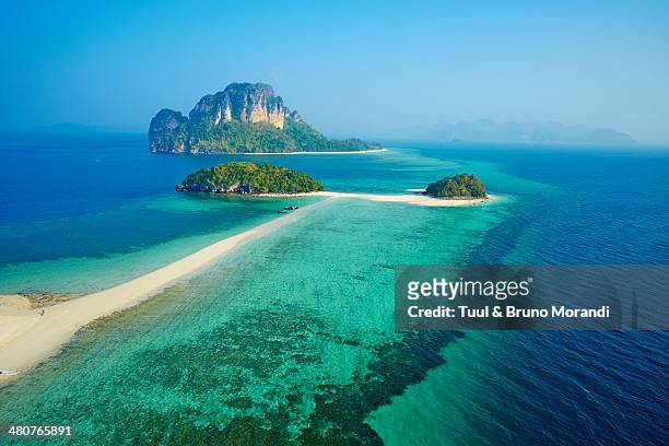 thailand, krabi province, ko tub island - oceano índico fotografías e imágenes de stock