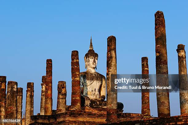 thailand, sukhothai historical park, wat mahatat - sukhothai stockfoto's en -beelden