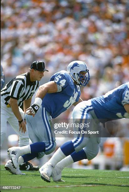 Chris Spielman of the Detroit Lions in action against the Tampa Bay Buccaneers during an NFL football game October 3, 1993 at Tampa Stadium in Tampa...