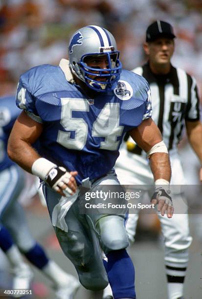 Chris Spielman of the Detroit Lions in action against the Tampa Bay Buccaneers during an NFL football game October 3, 1993 at Tampa Stadium in Tampa...