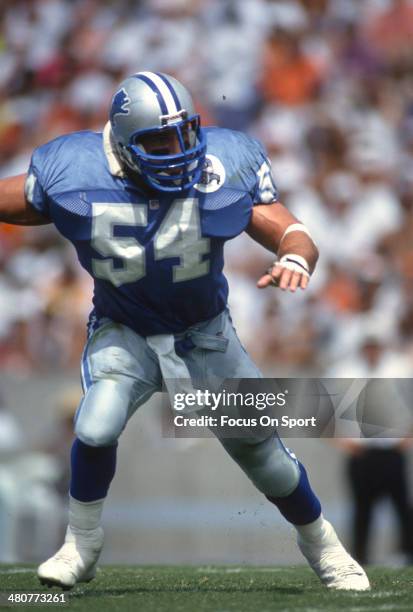 Chris Spielman of the Detroit Lions in action against the Tampa Bay Buccaneers during an NFL football game October 3, 1993 at Tampa Stadium in Tampa...