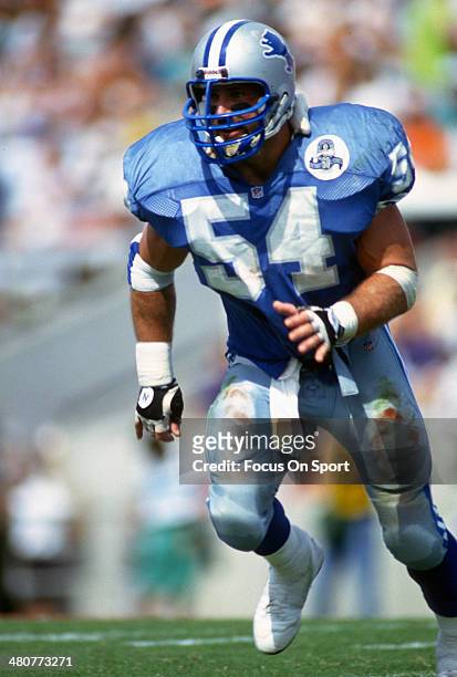 Chris Spielman of the Detroit Lions in action against the Tampa Bay Buccaneers during an NFL football game October 3, 1993 at Tampa Stadium in Tampa...