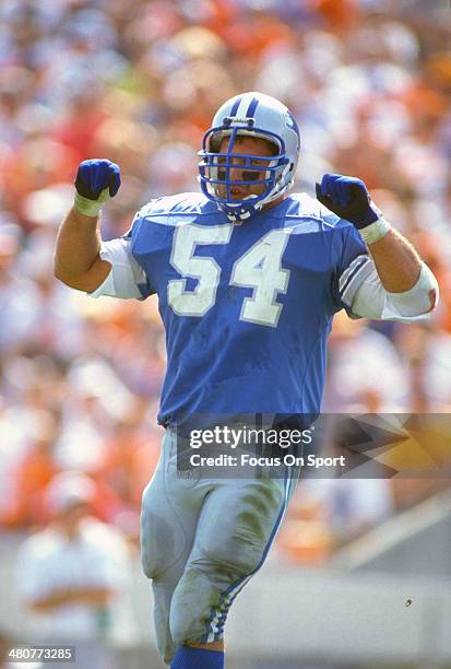 Chris Spielman of the Detroit Lions in action against the Tampa Bay Buccaneers during an NFL football game October 15, 1989 at Tampa Stadium in Tampa...