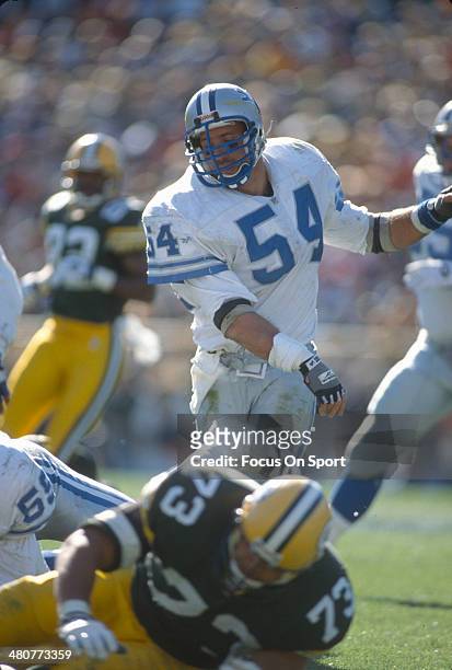 Chris Spielman of the Detroit Lions in action against the Green Bay Packers during an NFL football game October 15, 1995 at Lambeau Field in Green...