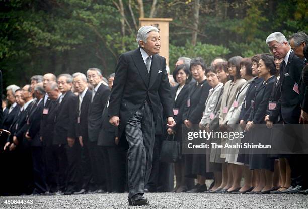 Emperor Akihito walks to Naiku, inner shrine during his visit to Ise Shrine on March 26, 2014 in Ise, Mie, Japan. The Imperial Regalia or 'Sanshu no...