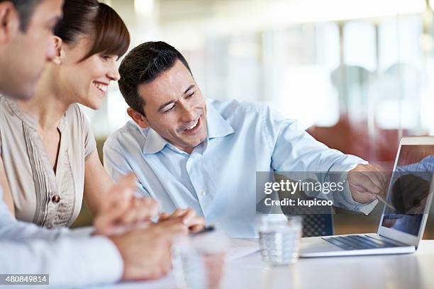 surpassing the competition with their strategy - surpassing review stockfoto's en -beelden