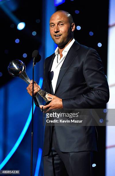 Derek Jeter accepts the ICON award at The 2015 ESPYS at Microsoft Theater on July 15, 2015 in Los Angeles, California.