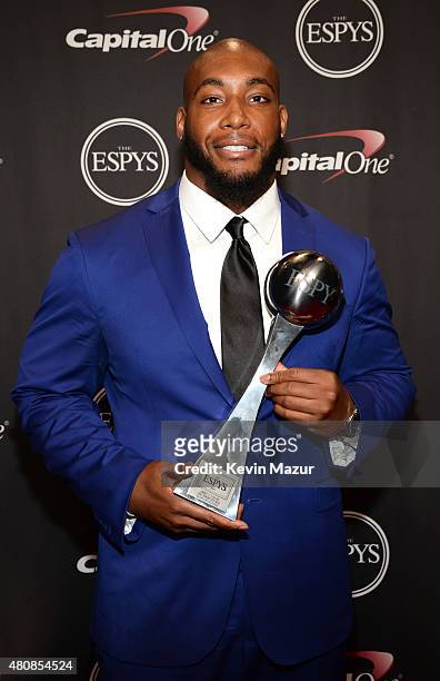 Player Devon Still with the Jimmy V Award for Perseverance at The 2015 ESPYS at Microsoft Theater on July 15, 2015 in Los Angeles, California.