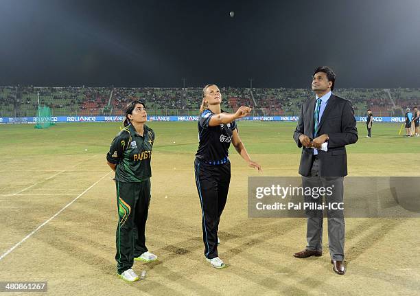 Sana Mir captain of Pakistan , Suzie Bates captain of New Zealand and ICC match referee Javagal Srinath during the toss before the start of the ICC...