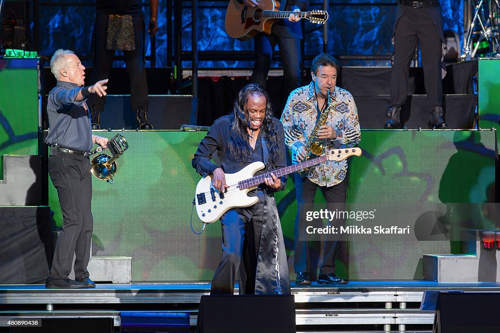 Chicago And Earth, Wind & Fire In Concert - Concord, CA