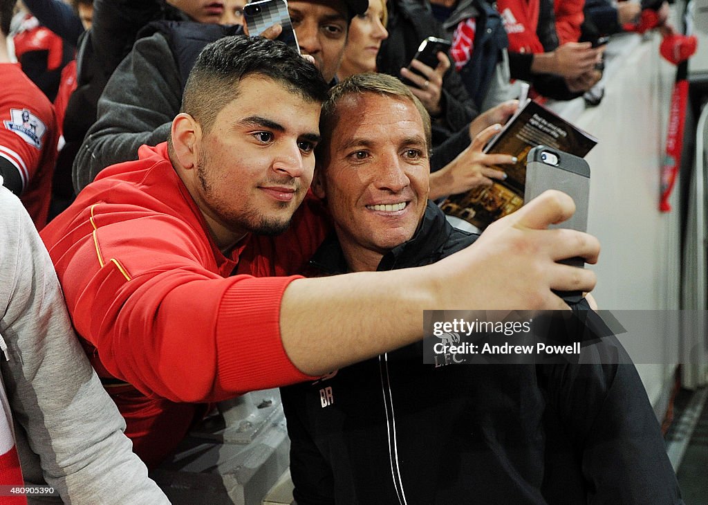 Liverpool Training at Suncorp Stadium