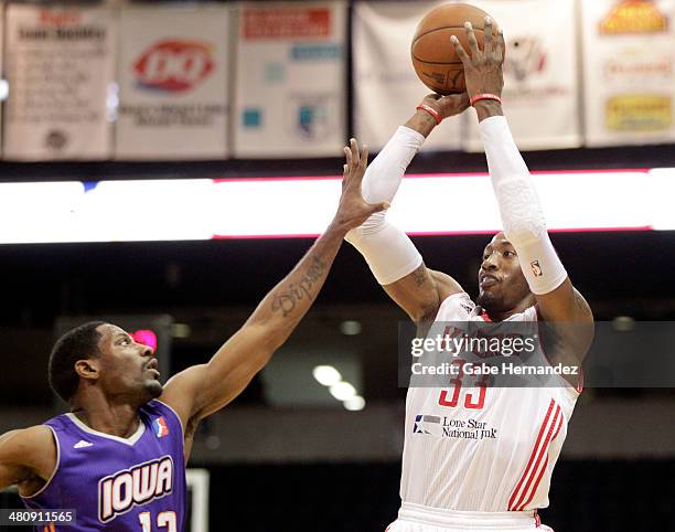 Robert Convington of the Rio Grande Valley Vipers shoots a three pointer against Othyus Jeffers of the Iowa Energy on March 26, 2014 at the State...