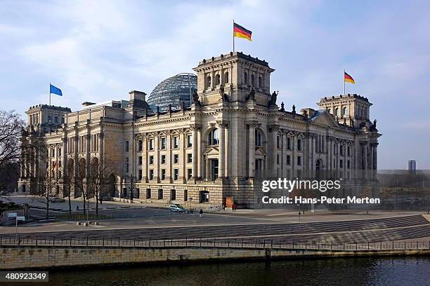 dome of the reichstag building, berlin, germany - bundestag stock-fotos und bilder