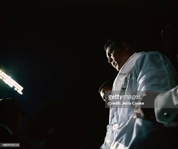 Heavyweight Title: Muhammad Ali entering ring before fight vs Ken Norton at Yankee Stadium. Bronx, NY 9/28/1976 CREDIT: Jerry Cooke