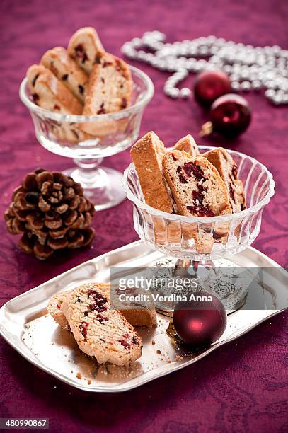 cranberry biscotti - biscotti stock pictures, royalty-free photos & images