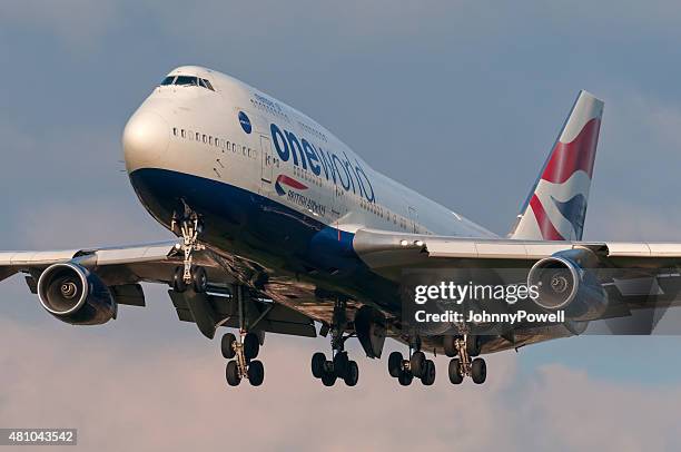 british airways boeing 747 - boeing 747 400 stock pictures, royalty-free photos & images