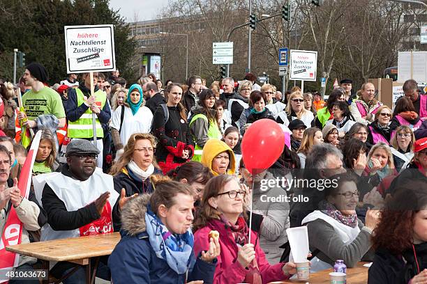 warnung strike und demonstration der deutschen gewerkschaften verdi, wi - streik stock-fotos und bilder