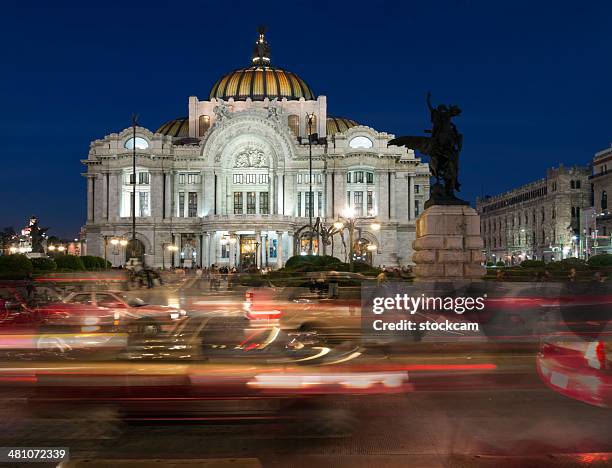 palace of fine arts in mexico city - palacio de bellas artes stockfoto's en -beelden