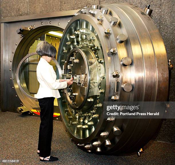 Lucy Esposito Photos and Premium High Res Pictures - Getty Images