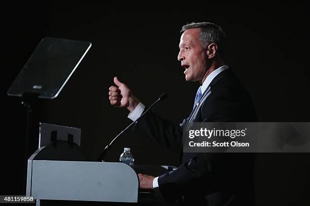 Democratic presidential candidate and former Maryland Governor Martin O'Malley speaks to guests at the Iowa Democratic Party's Hall of Fame Dinner on...