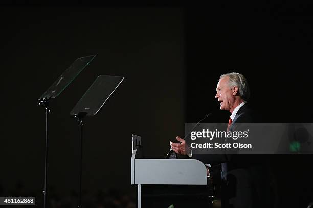 Democratic presidential candidate and former governor of Rhode Island Lincoln Chafee speaks to guests at the Iowa Democratic Party's Hall of Fame...