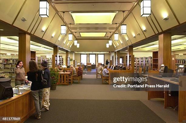 Library Front Desk Photos and Premium High Res Pictures - Getty Images
